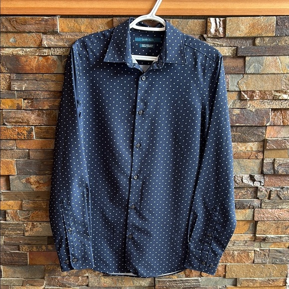 Gorgeous lightweight Perry Ellis Navy Diamond Button-Up Dress Shirt - Picture 1 of 6